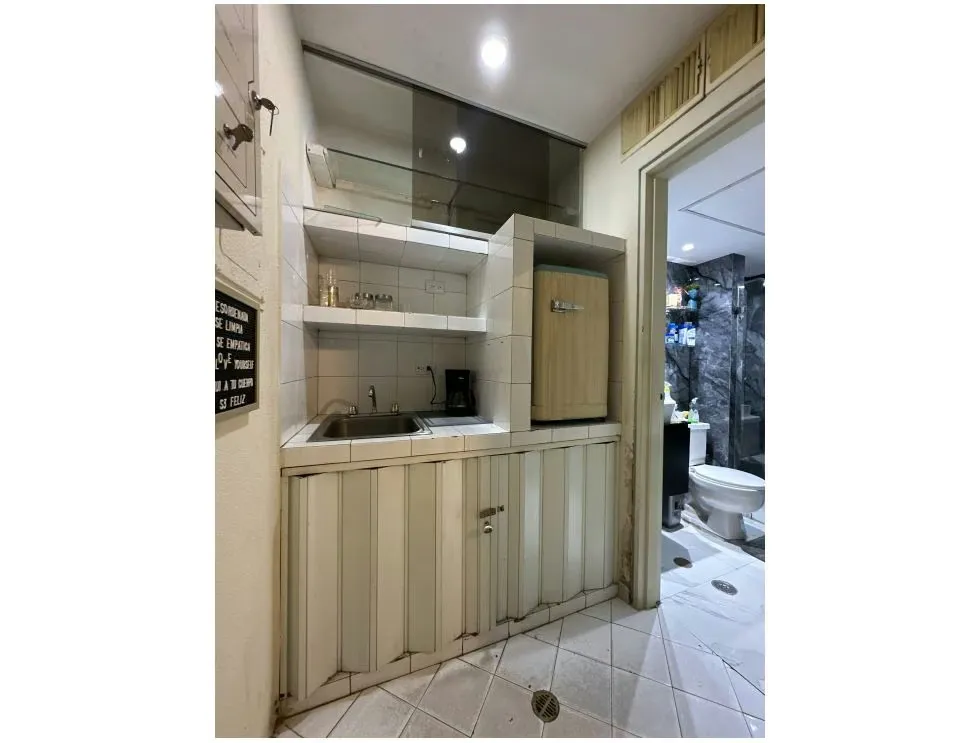 Alquilo cubículos 20m2 Torre Profesional La California 8420 - 11