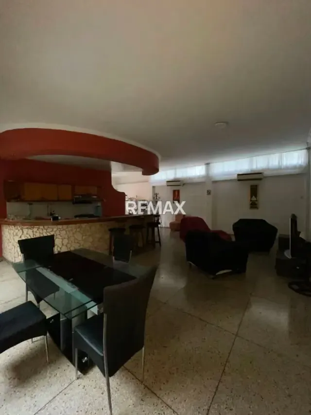 EN VENTA Propiedad Versátil con Gran Capacidad En Santa Elena - 12