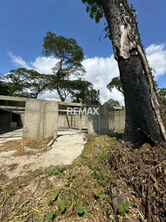 TERRENO EN VENTA - 3