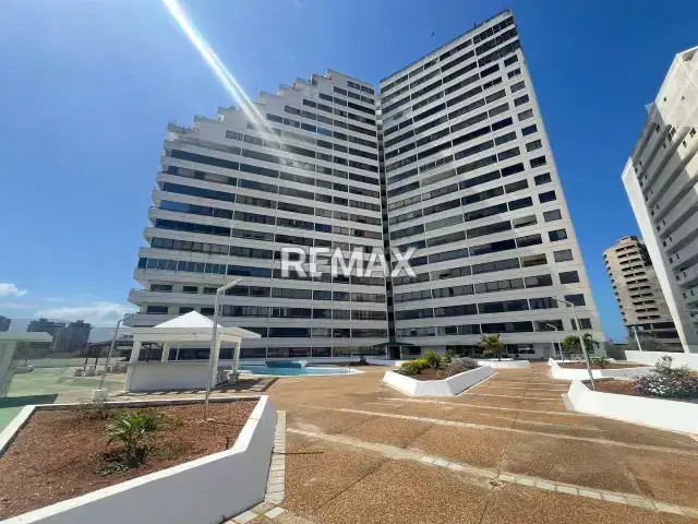 EN VENTA APARTAMENTO EN RESD. BAHÍA DEL MORRO, EN FRENTE A LA AV. BOLÍVAR - ISLA DE MARGARITA