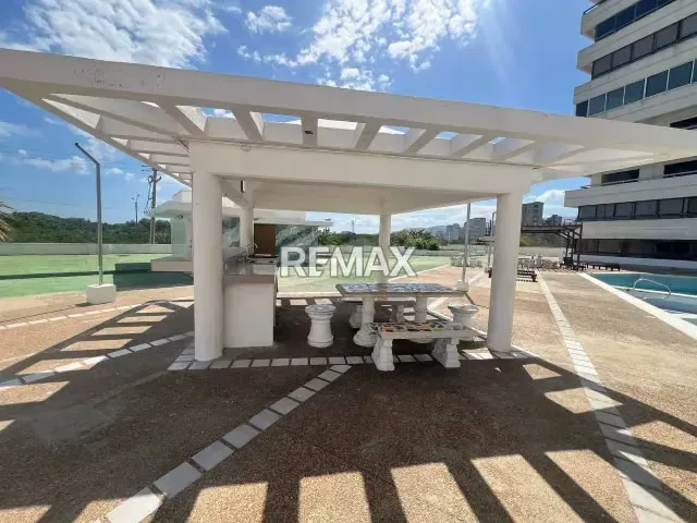 EN VENTA APARTAMENTO EN RESD. BAHÍA DEL MORRO, EN FRENTE A LA AV. BOLÍVAR - ISLA DE MARGARITA - 15