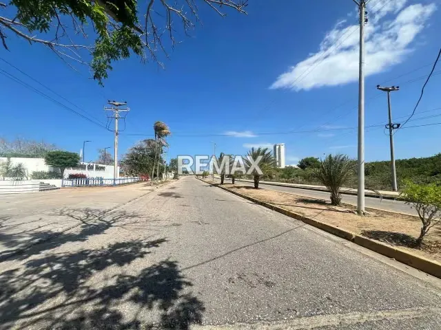 EN VENTA APARTAMENTO EN RESD. BAHÍA DEL MORRO, EN FRENTE A LA AV. BOLÍVAR - ISLA DE MARGARITA - 20