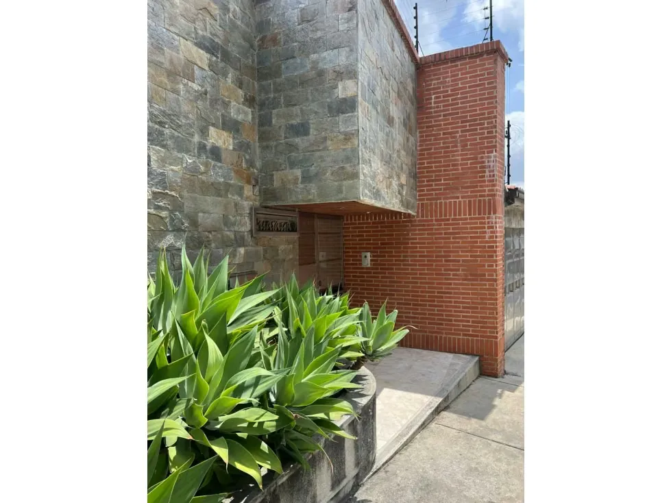 Se vende casa 900m2 Los Naranjos 6672