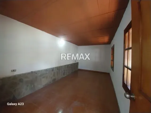 CASA EN ALQUILER 1 SOLO NIVEL - 13