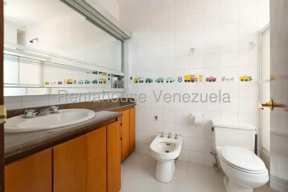 Casa (Duplex) en Venta en Alto Hatillo, Distrito Metropolitano - 37