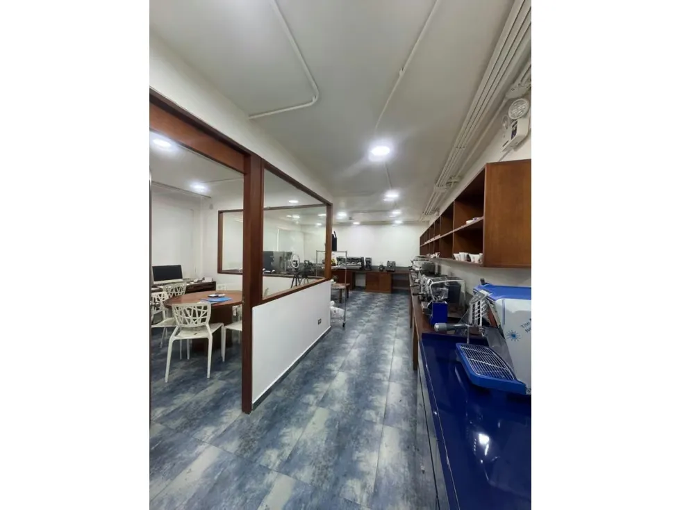 EDIFICIO EN VENTA 650 M2 - URB. EL ROSAL - 14