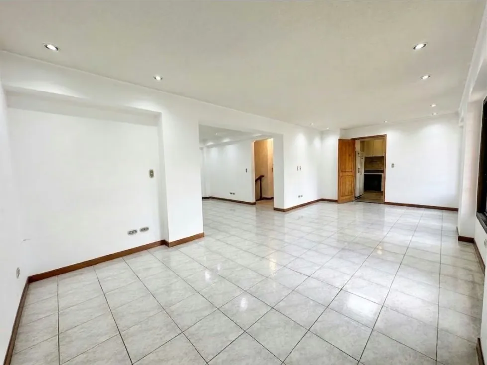 VENDO TOWNHOUSE EN LOMAS DE LA TRINIDAD 300 M2 - 4