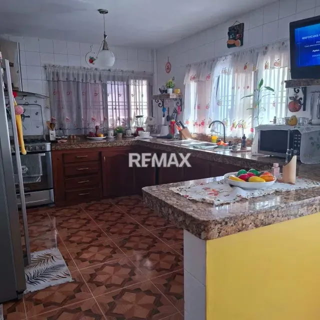 En Venta Bella Casa de 2 Niveles estilo Marroquí en Urb Las Vegas - 5