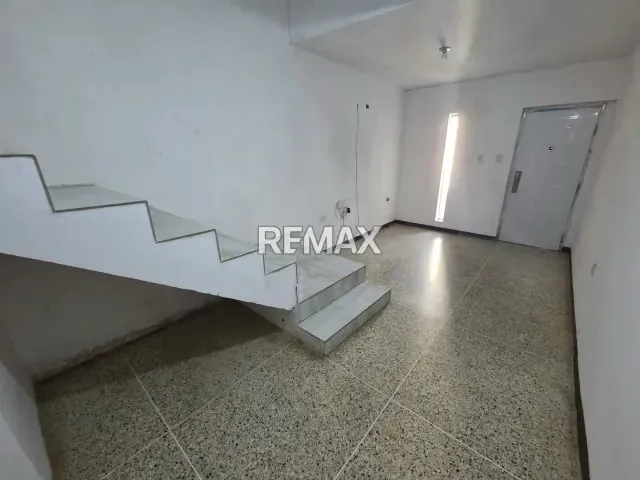 TOWNHOUSE EN VENTA URB. LA COROMOTO - 3