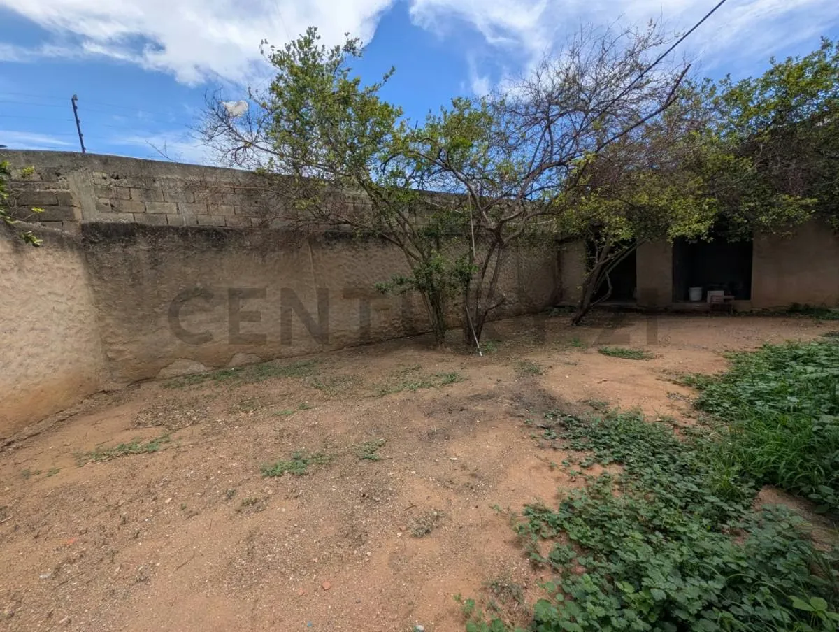 AMPLIA CASA MODERNA DE 2 NIVELES EN EL VALLE, MUNICIPIO GARCIA, PARA REMODELAR - 15