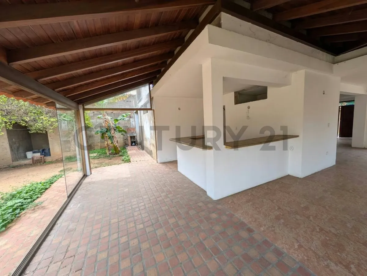 AMPLIA CASA MODERNA DE 2 NIVELES EN EL VALLE, MUNICIPIO GARCIA, PARA REMODELAR - 6