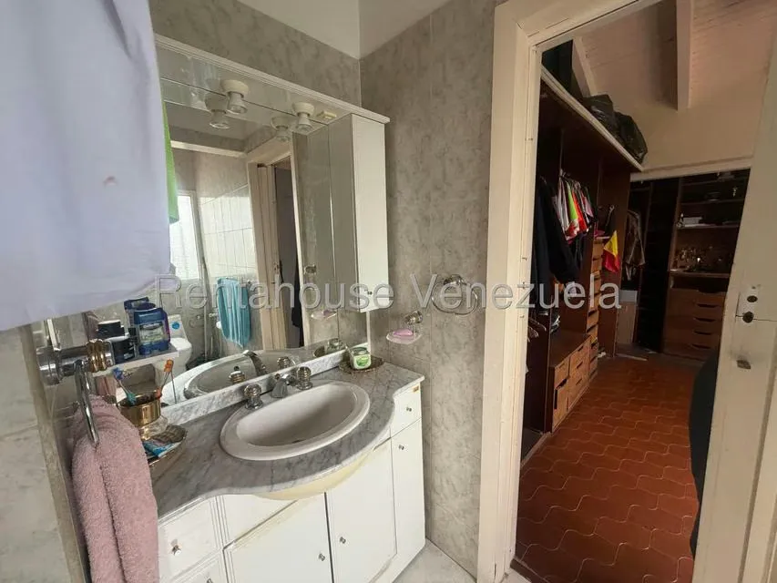 Casa (Multipes Niveles) en Venta en Alto Hatillo, Distrito Metropolitano - 22
