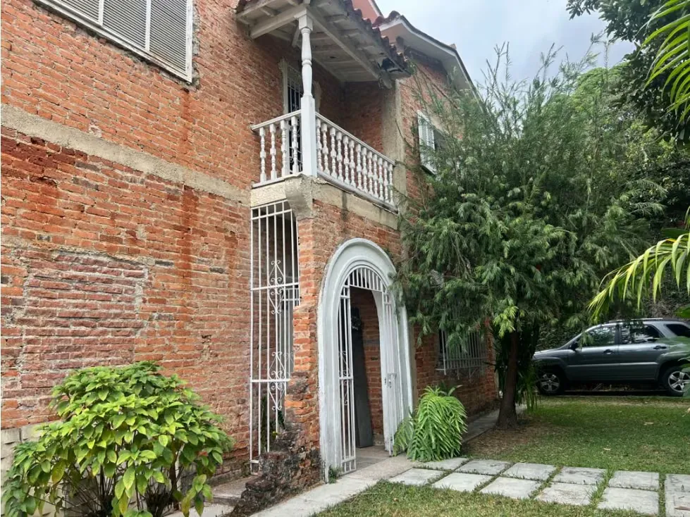 ¡Casa en Venta en Alta Florida! 500m² terreno, 400m² construcción, 4 h