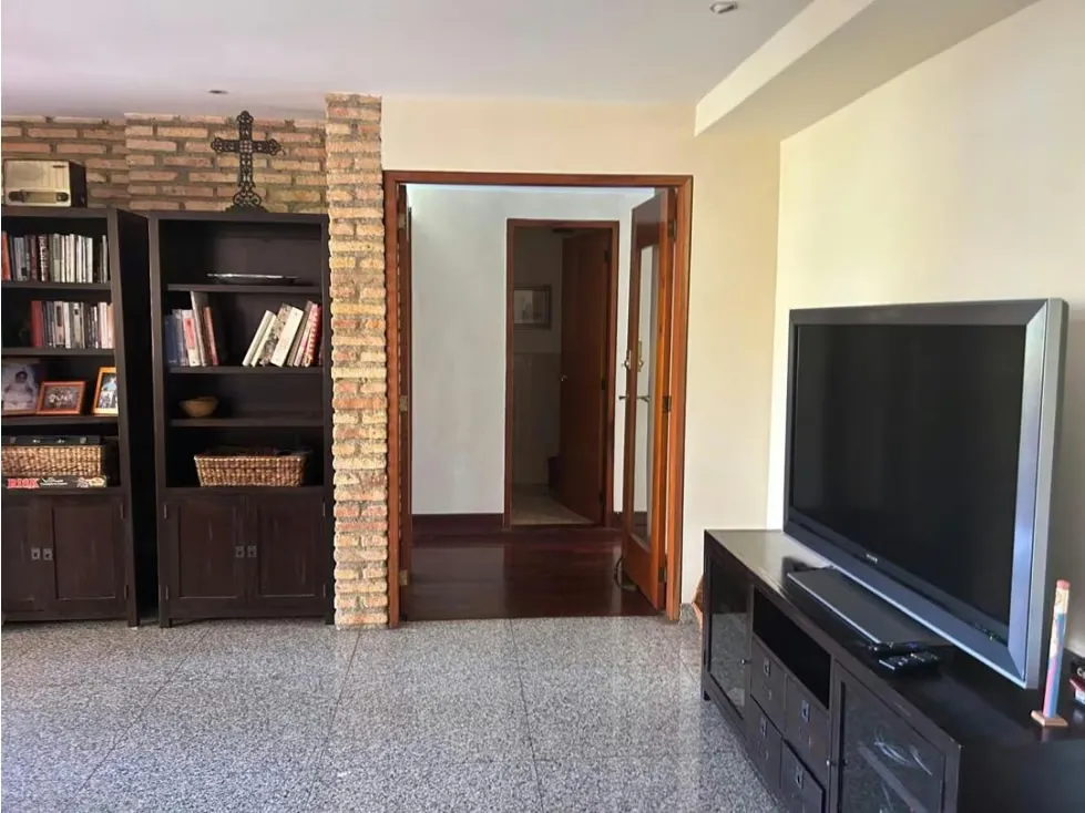 Se vende Apto PB 400m² 4h+s/ 5b+s/ 4p Colinas de Valle Arriba - 27