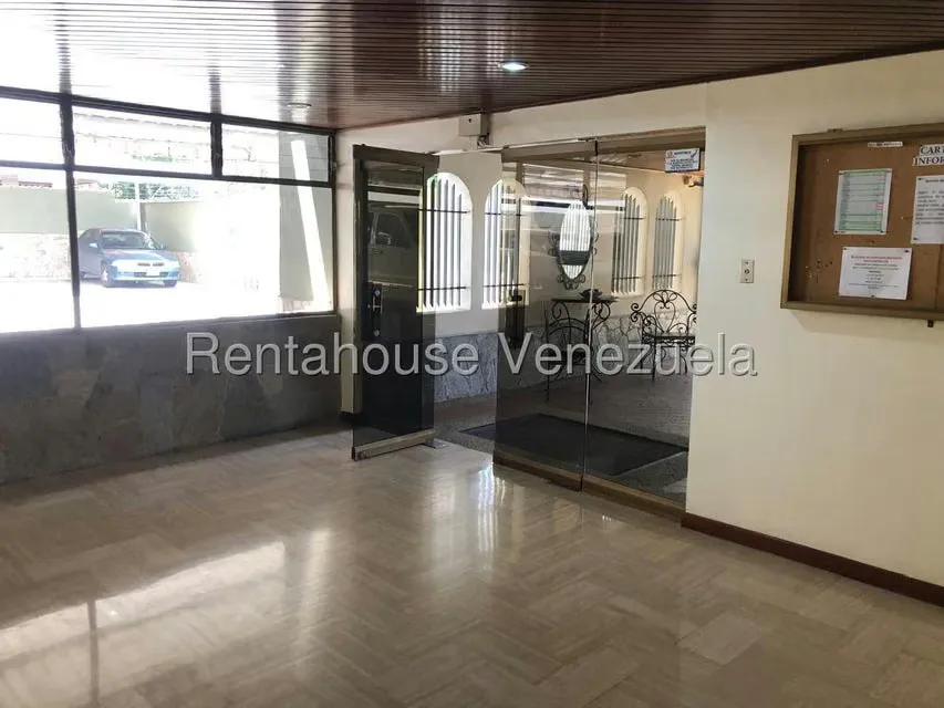 Apartamento (1 Nivel) en Venta en Valles de Camoruco, Carabobo - 2