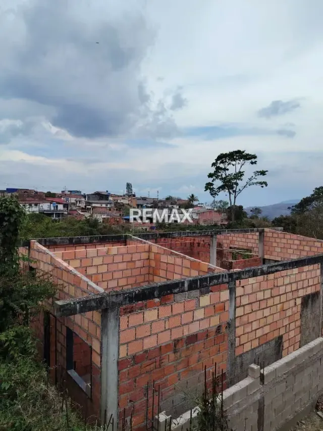 Terreno. Venta. Tucape - 2