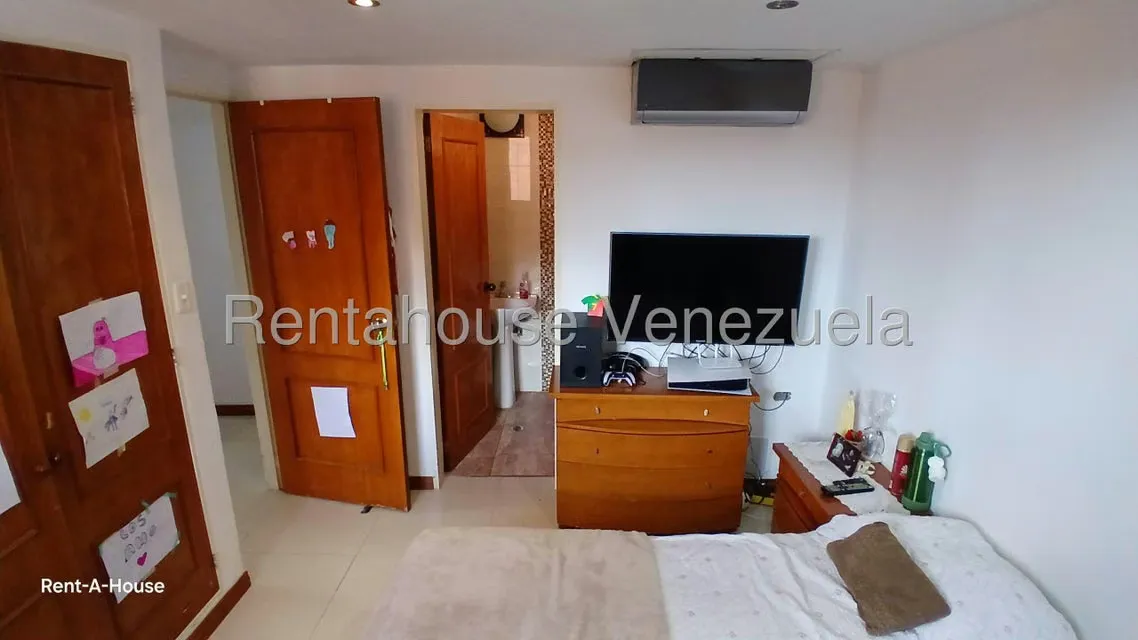 Apartamento (1 Nivel) en Venta en Colinas de La Tahona, Distrito Metropolitano - 24