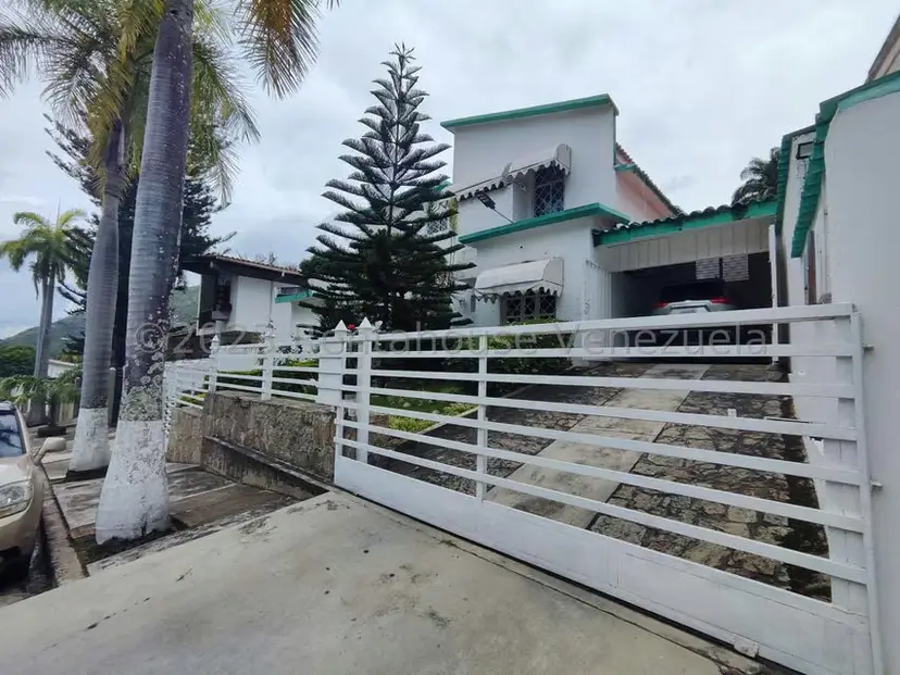 Casa (Multipes Niveles) en Venta en El Castaño (Zona Privada), Aragua