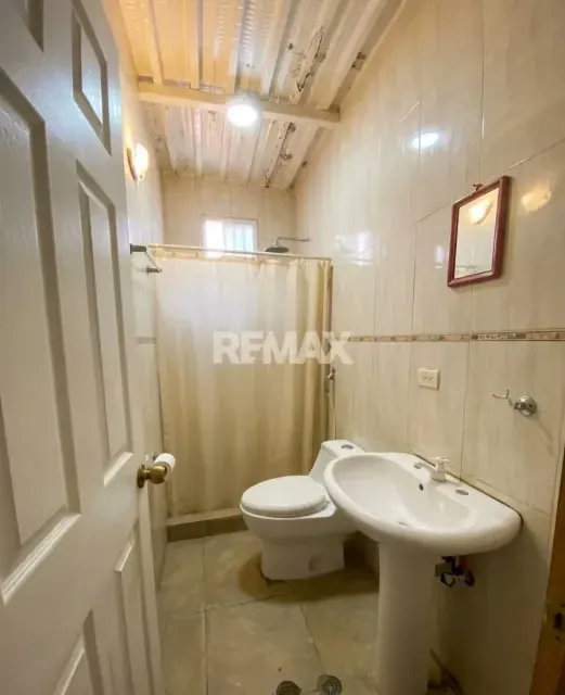 Casa con 4 apartamentos en venta en Maneiro, Isla de Margarita - 12