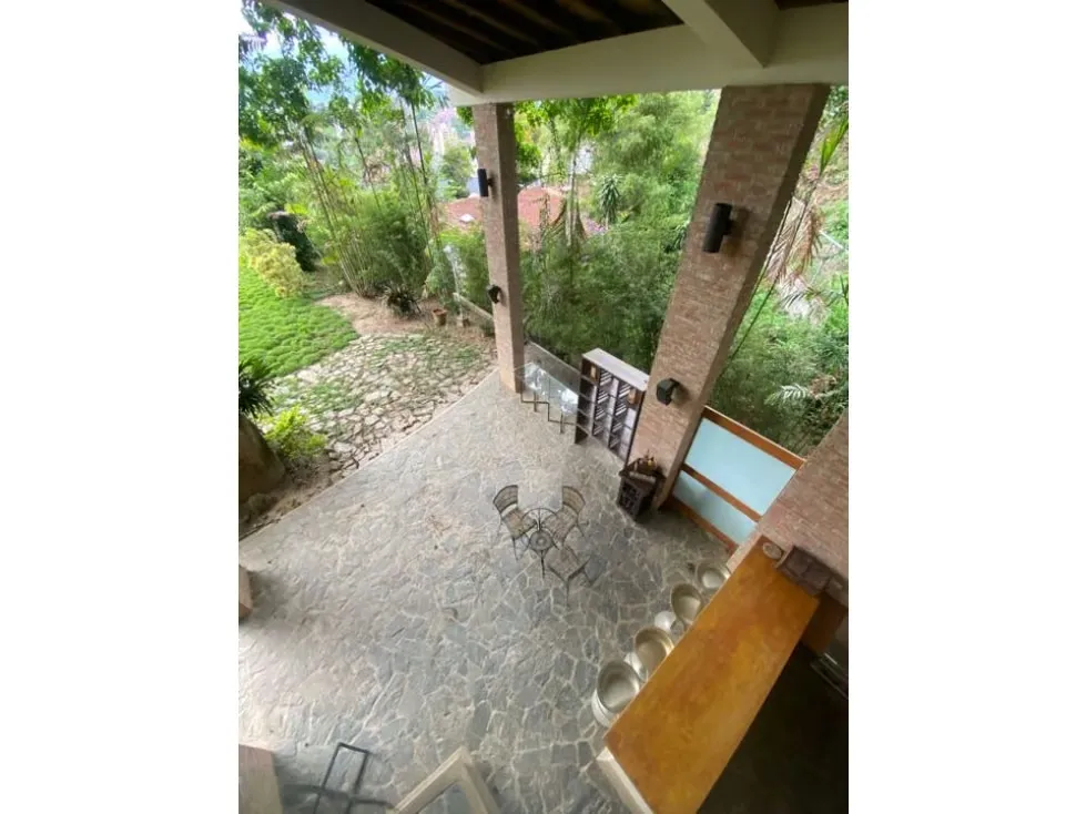 Se vende casa 680m2 4h+2s/7b/10p Cerro Verde 4377