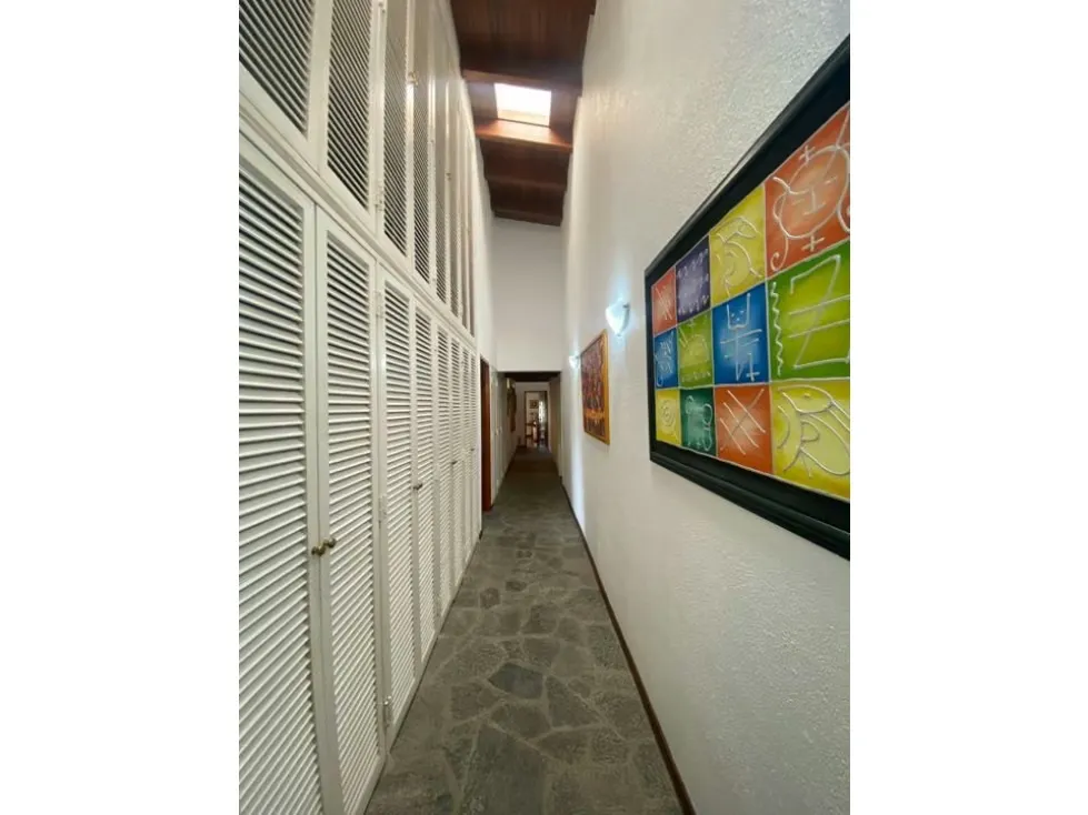 Se vende casa 680m2 4h+2s/7b/10p Cerro Verde 4377 - 26