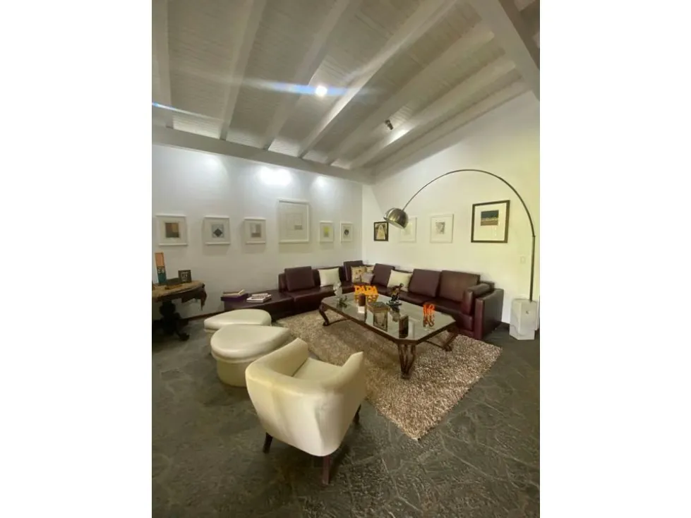 Se vende casa 680m2 4h+2s/7b/10p Cerro Verde 4377 - 35