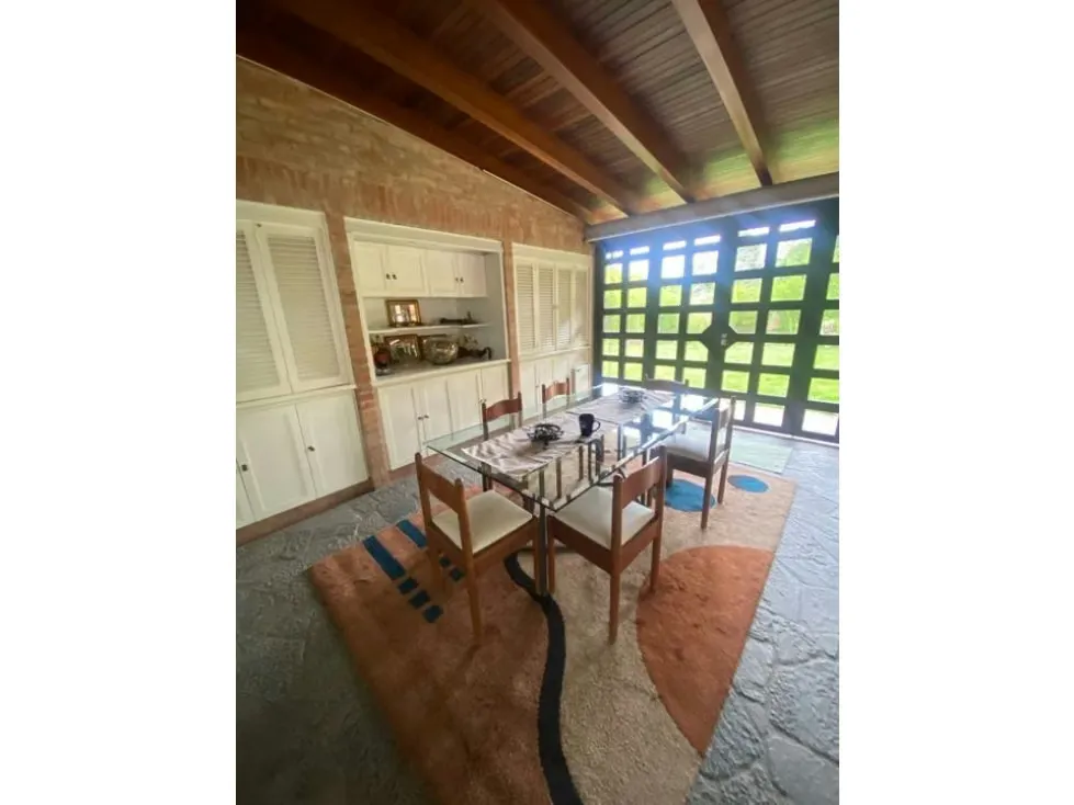 Se vende casa 680m2 4h+2s/7b/10p Cerro Verde 4377 - 5