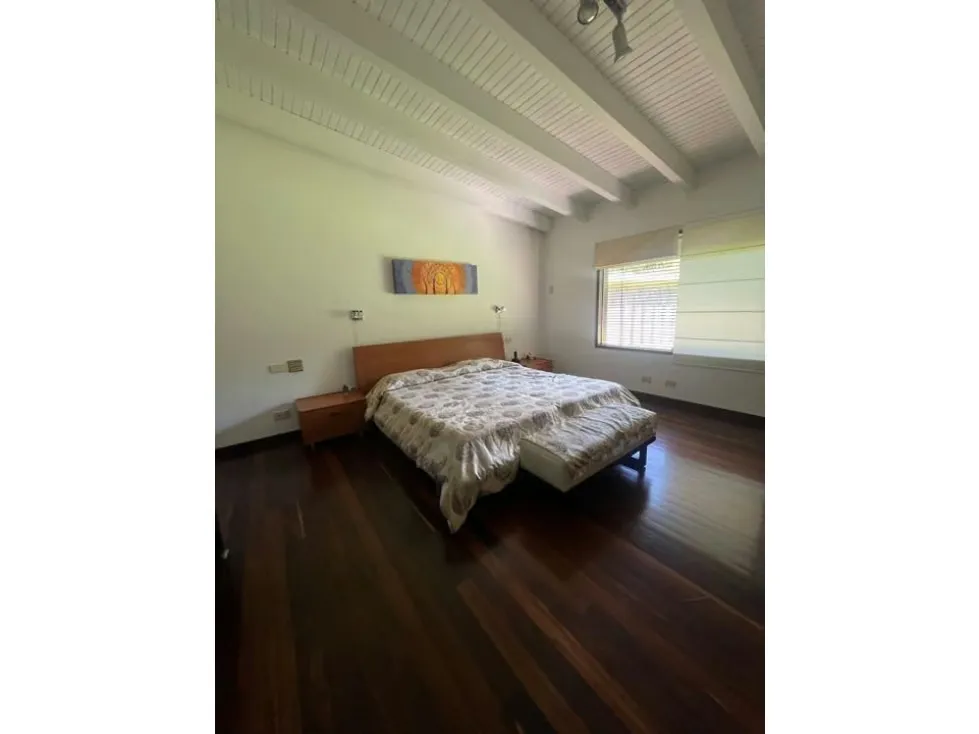 Se vende casa 680m2 4h+2s/7b/10p Cerro Verde 4377 - 50