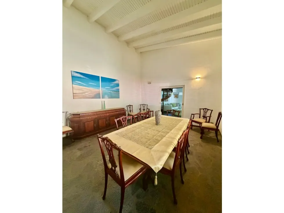 Se vende casa 680m2 4h+2s/7b/10p Cerro Verde 4377 - 63
