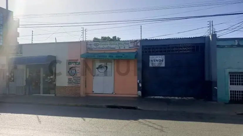 Se Venden Terreno Comercial 1413 met2 Av Bicentenario