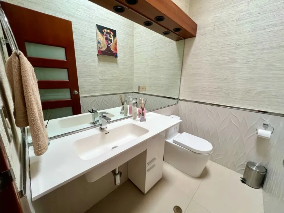 En Venta Casa en Cerro Verde, Baruta - Caracas - 26