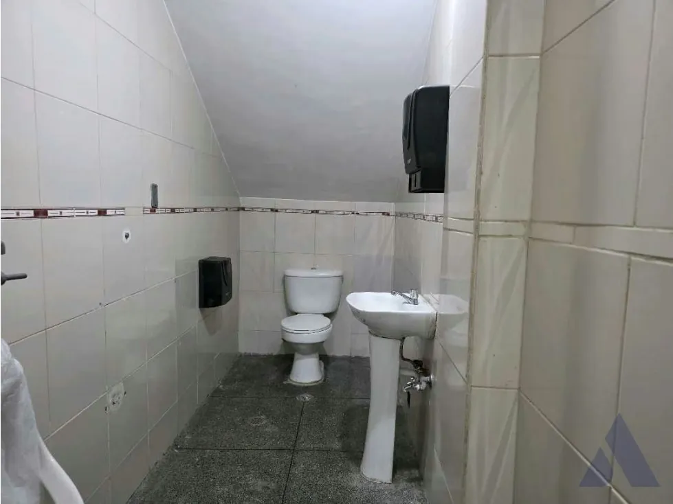 Se alquila local comercial 40m2 Boleita 6585 - 8