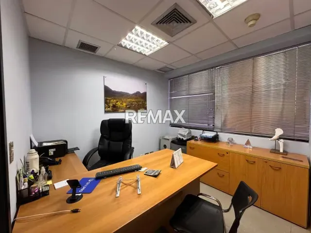 VENTA DE OFICINA EN BOLEITA SUR 2D, MUN. SUCRE - 5