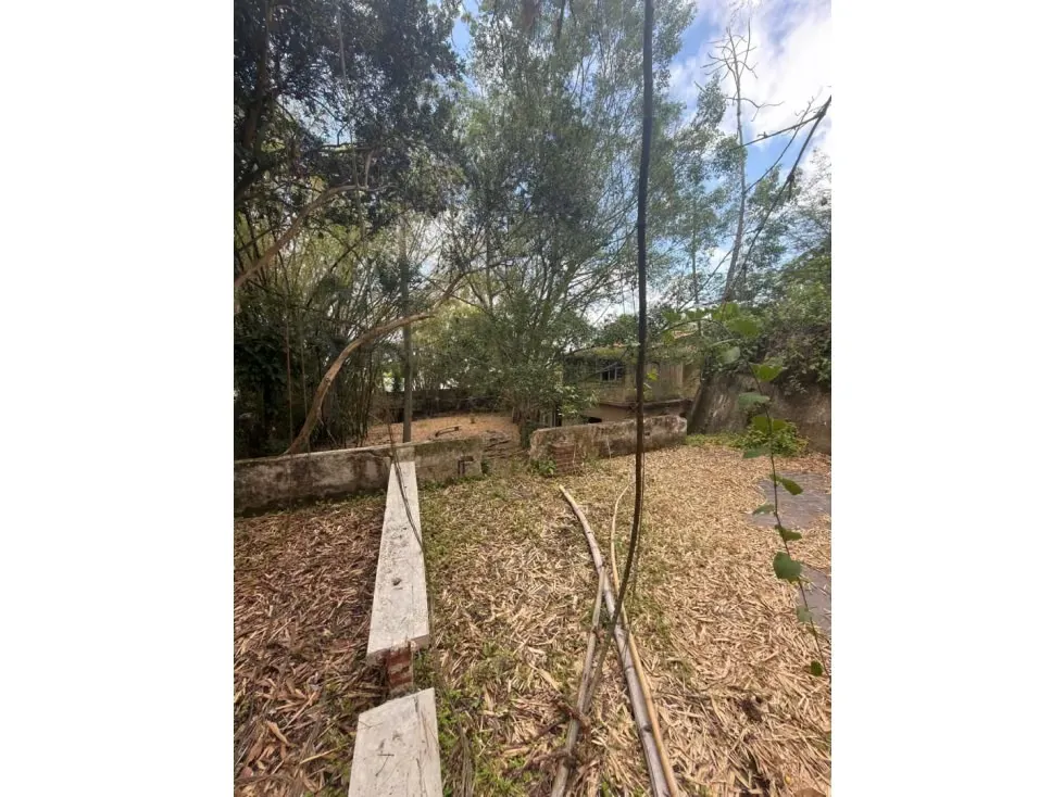 Terreno en venta 1400m², 10.° Transversal, Altamira
