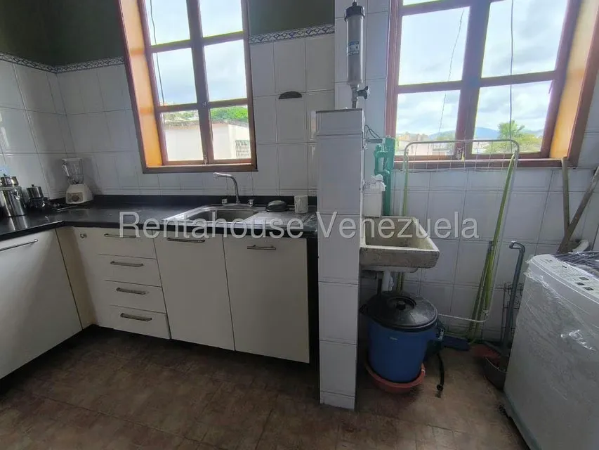 Apartamento (1 Nivel) en Alquiler en Los Chaguaramos, Distrito Metropolitano - 13