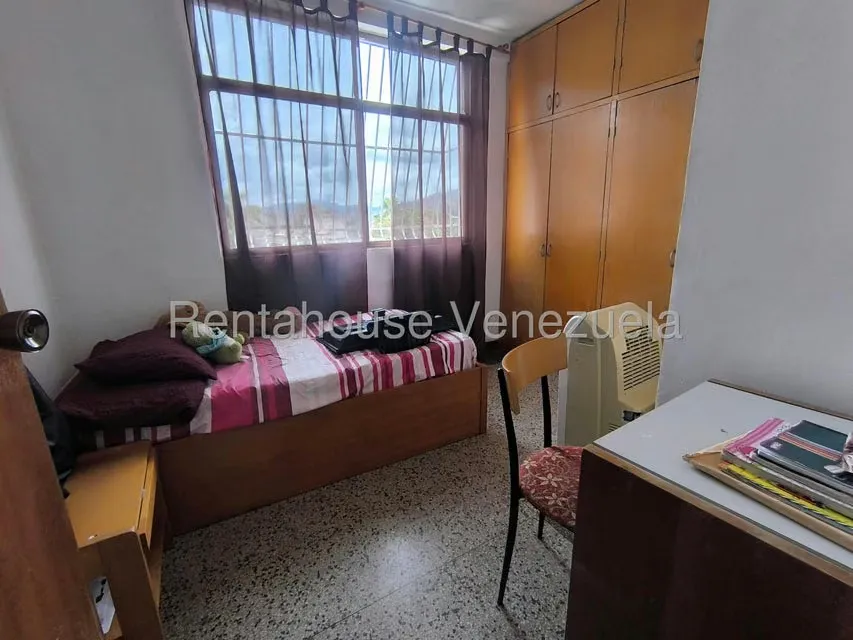 Apartamento (1 Nivel) en Alquiler en Los Chaguaramos, Distrito Metropolitano - 15