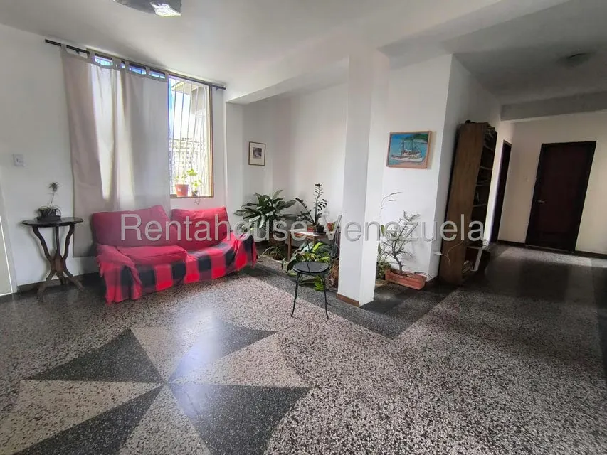 Apartamento (1 Nivel) en Alquiler en Los Chaguaramos, Distrito Metropolitano - 5