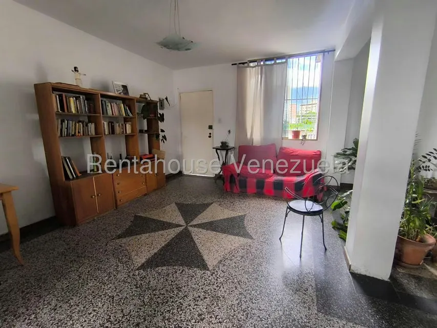 Apartamento (1 Nivel) en Alquiler en Los Chaguaramos, Distrito Metropolitano - 9
