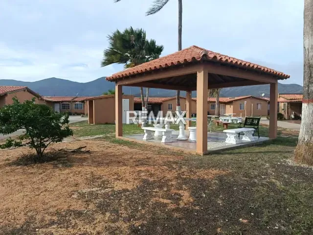MODERNA Y ACOGEDORA CASA EN LAS MARITES - 18