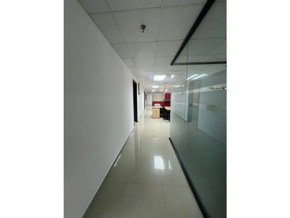 Se Alquila Oficina 316m² Las Mercedes - 8