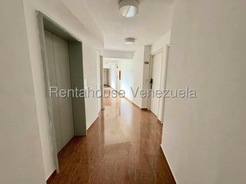 Apartamento (1 Nivel) en Venta en El Cigarral, Distrito Metropolitano - 5