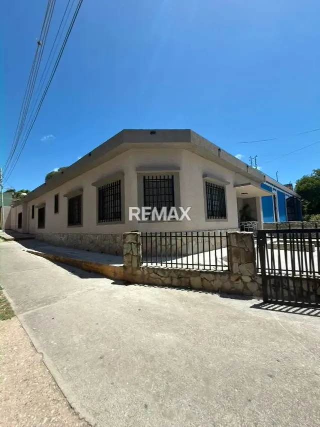 HERMOSA CASA EN EL CASCO HISTORICO DE LA ASUNCION - 11