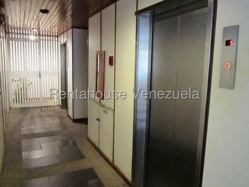 Apartamento (1 Nivel) en Venta en Los Naranjos del Cafetal, Distrito Metropolitano - 2