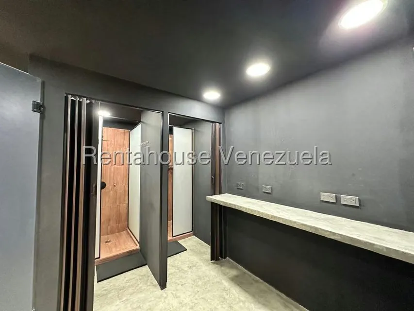 Local Comercial en Alquiler en Santa Paula, Distrito Metropolitano - 8