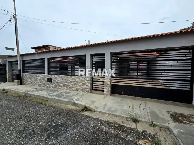 En Venta Casa De Un Nivel En Urb El Morro II San Diego