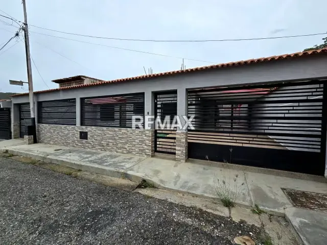 En Venta Casa De Un Nivel En Urb El Morro II San Diego