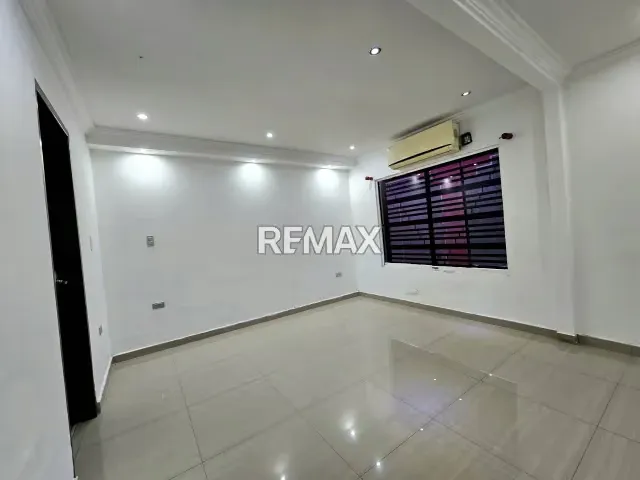 En Venta Casa De Un Nivel En Urb El Morro II San Diego - 13