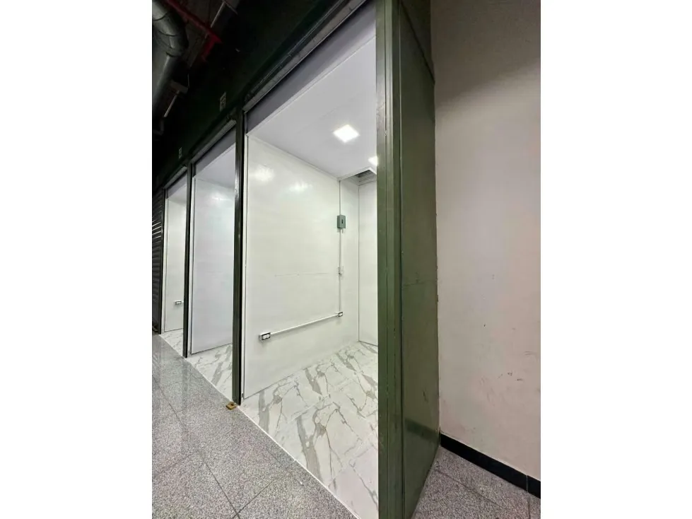 Se alquila local comercial 3m2 Merpoeste Chacao 0623 - 4
