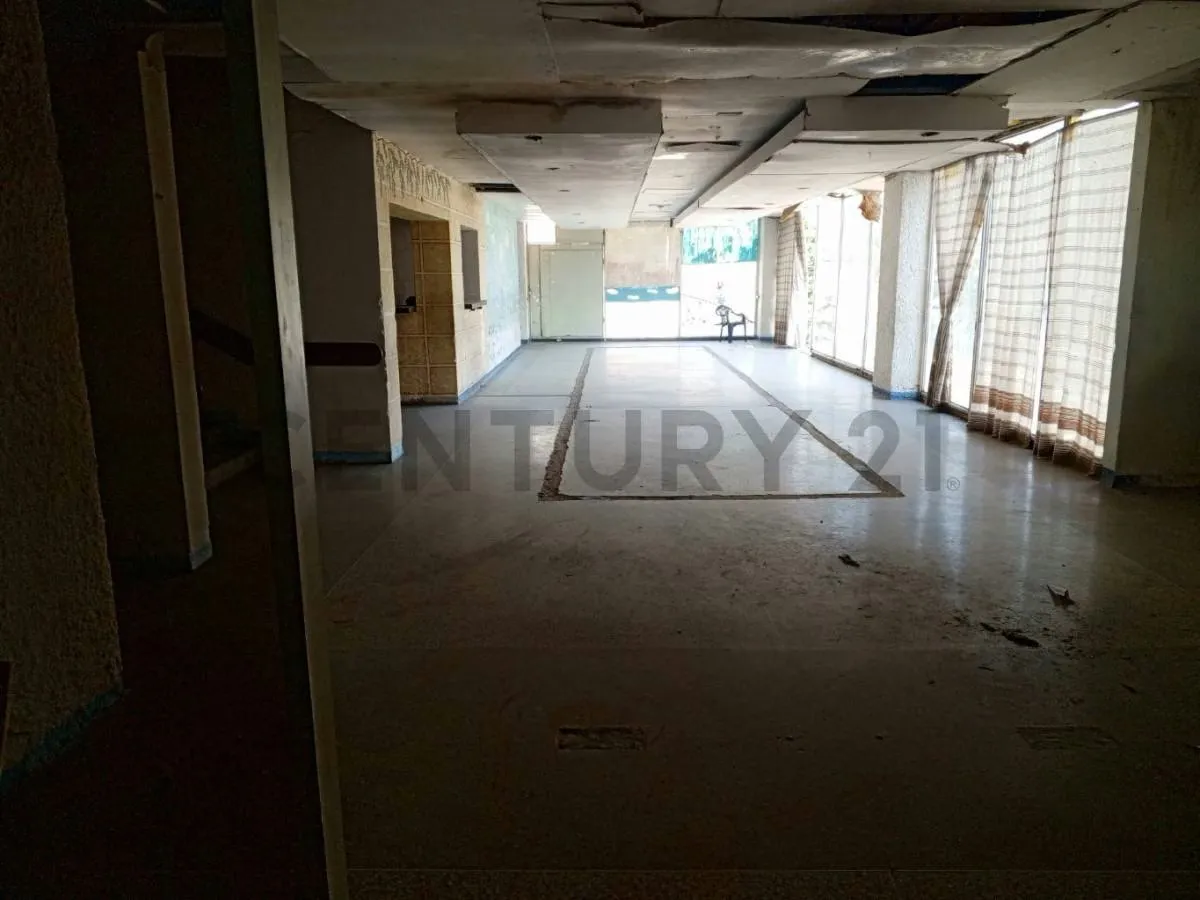 Amplio Local Comercial - 6