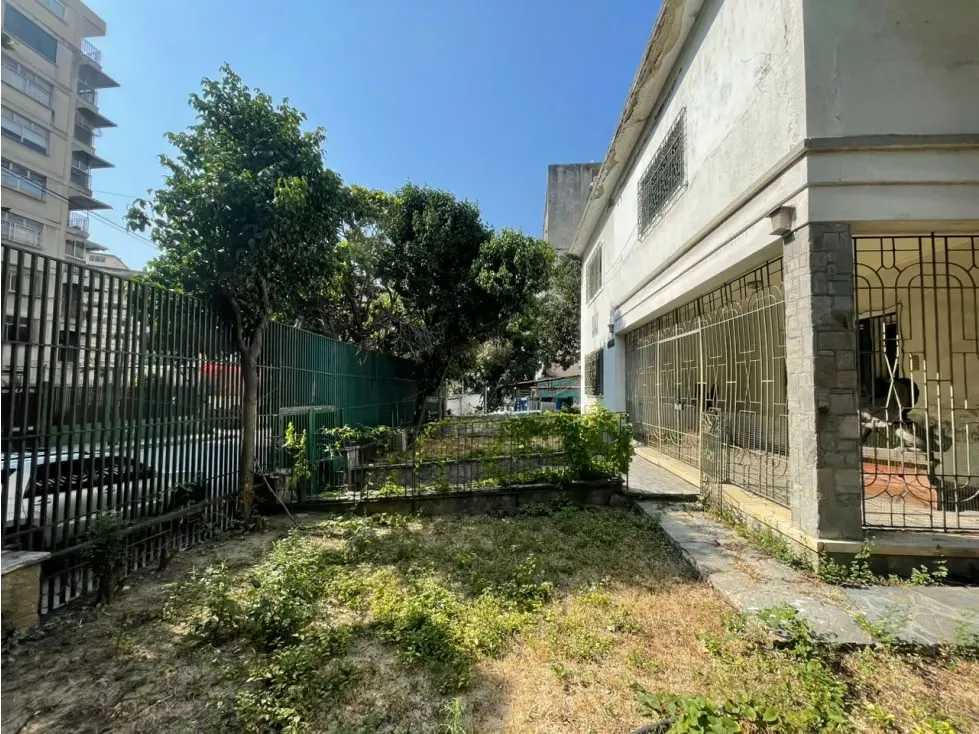 Se vende casa 845m² 4h/3b/4e Las palmas